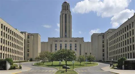  Université de Montréal (Đại học Montreal)