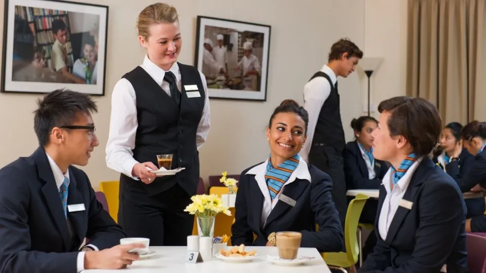 Điều kiện và Chi phí "Du học Thụy Sĩ ngành Nhà hàng Khách sạn"